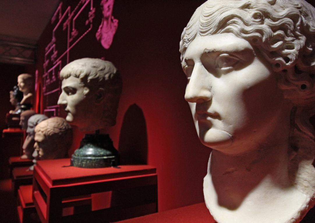 "Claudio Imperatore. Messalina, Agrippina e le ombre di una dinastia"