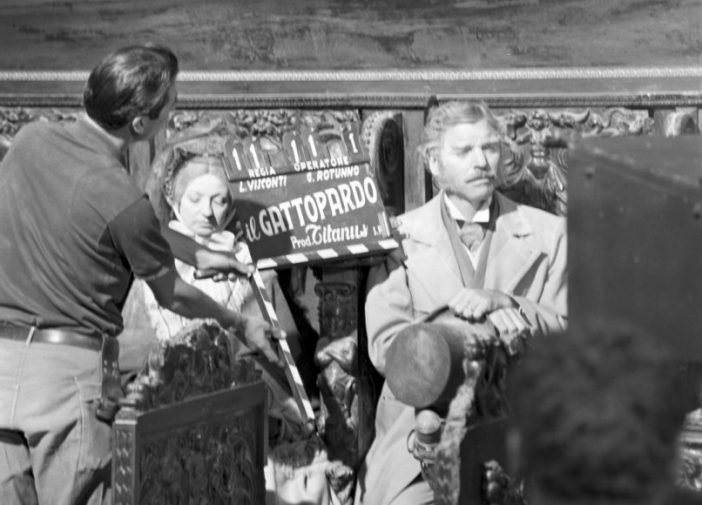 Fuoriscena-Il Gattopardo-Il-Principe-e-la-moglie-nella-chiesa-di-Donnafugata-Ciminna-702x505