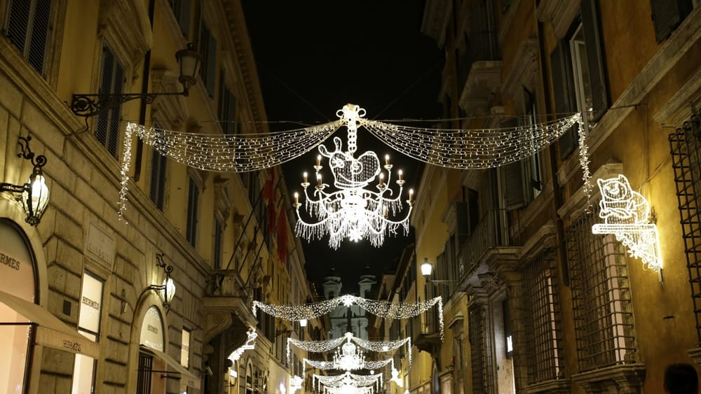 Natale, via dei Condotti si illumina con i personaggi di Cartoon Network e Boomerang