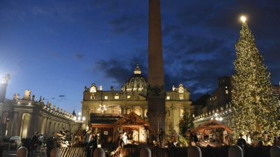 Natale a Piazza San Pietro, Immacolata, albero e presepe