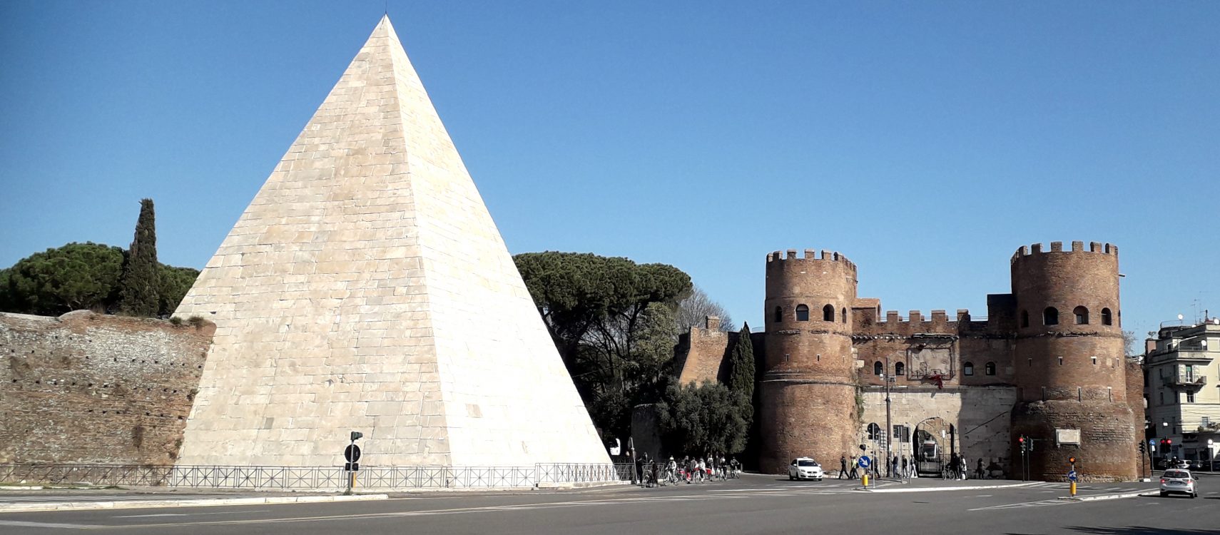 Piramide Cestia a Ostiense