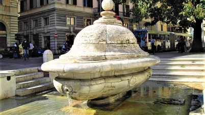 fontana della Terrina, la “zuppiera” di Piazza della Chiesa Nuova
