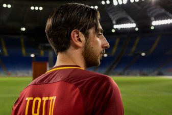 "Speravo de morì prima", da marzo su Sky la serie su Totti