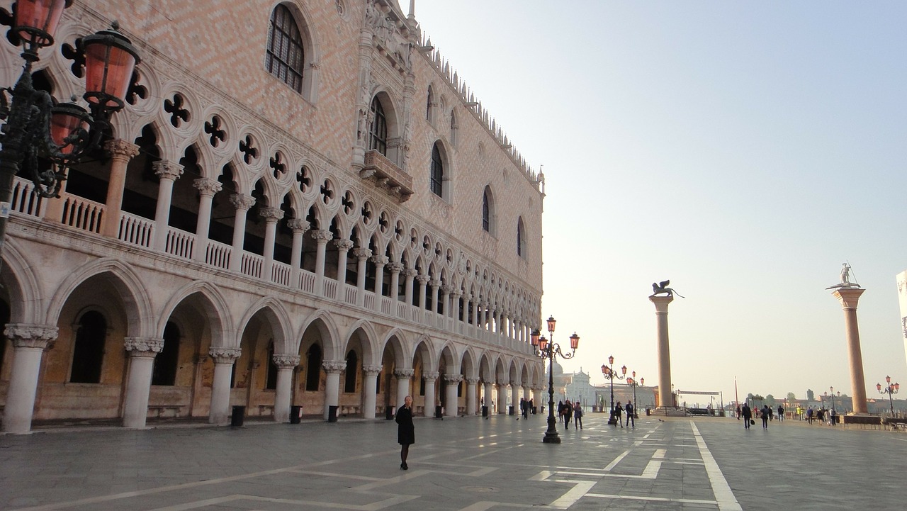 Venezia, federalberghi, turismo, crisi, disparità,