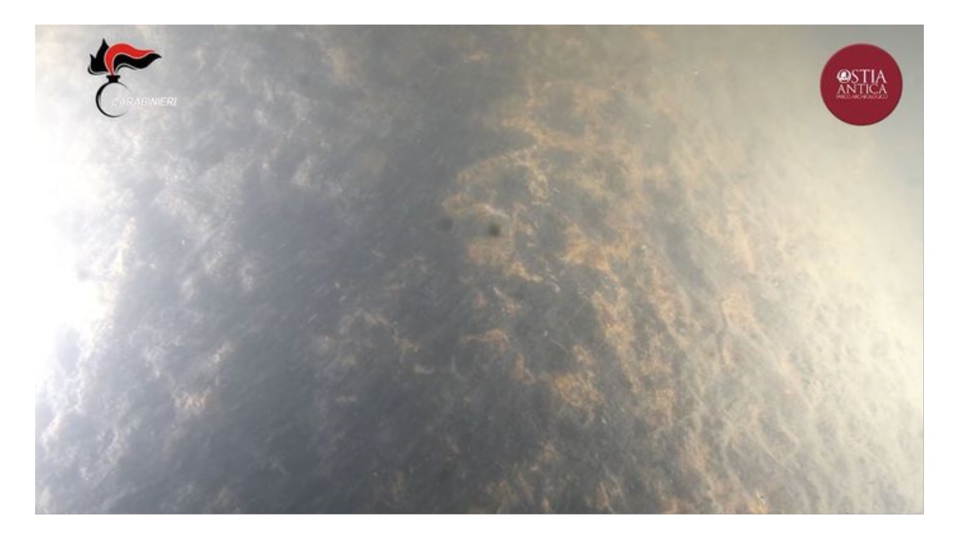 colonne in marmo nel tevere di Roma