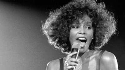 Whitney Houston, i cinque album della splendida "The voice"