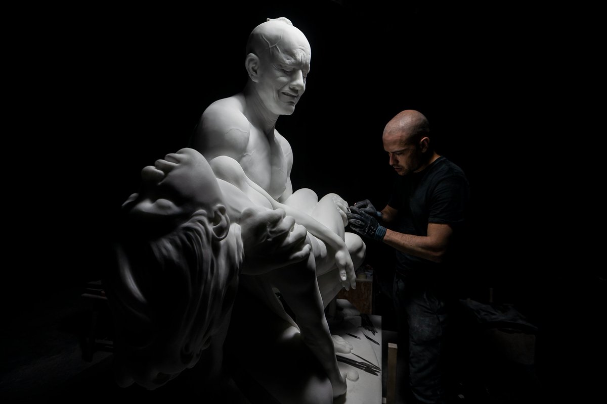 La moderna Pietà di Jago in mostra alla Chiesa degli Artisti