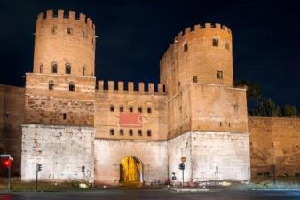 Porta San Sebastiano, una nuova illuminazione artistica per una delle porte più importanti di Roma