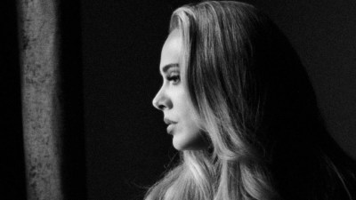 Adele, il nuovo singolo "Easy on Me" è già da record