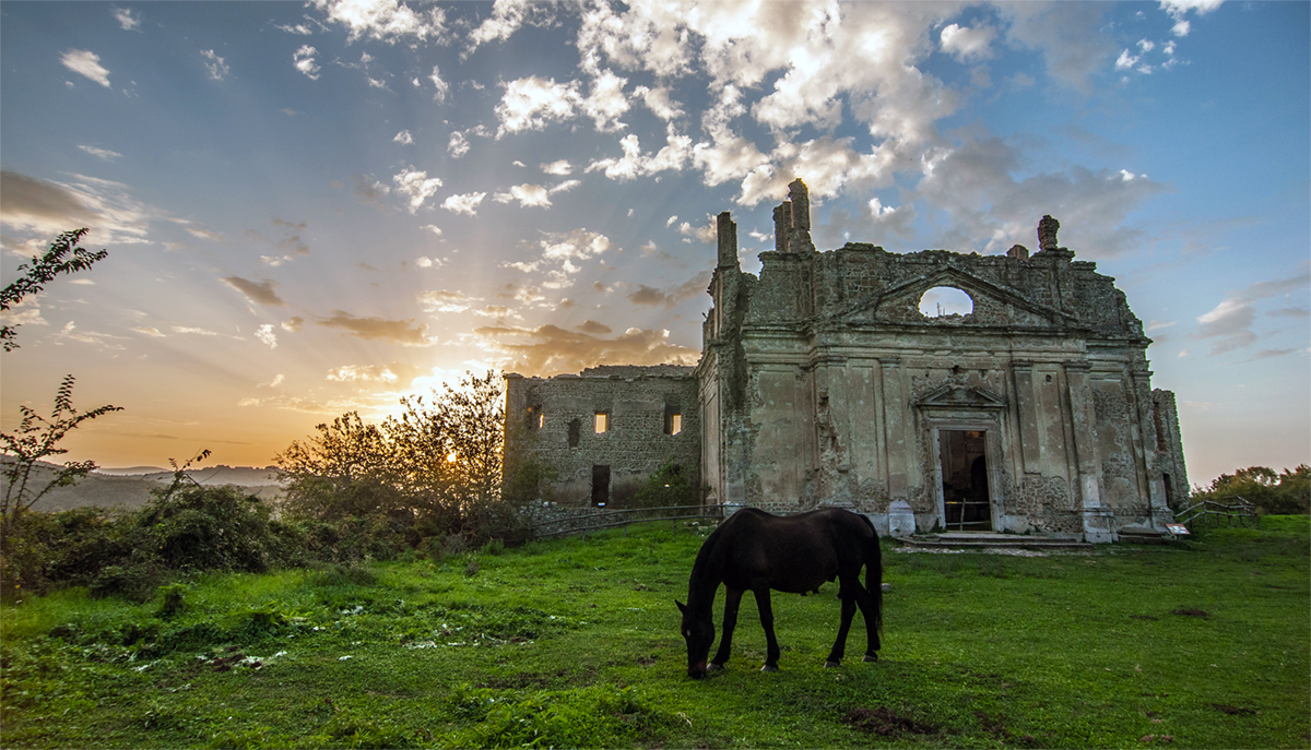 Antica Monterano, il borgo fantasma consacrato dagli Etruschi al dio Manth