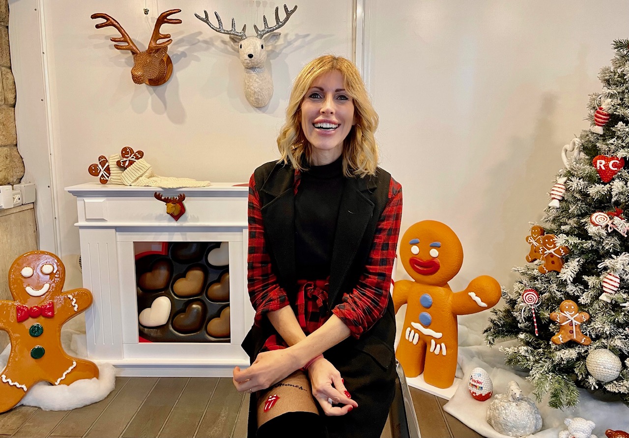Alessandra Pierelli: "La mia mostra di Natale tra giochi, dolci e sogni"
