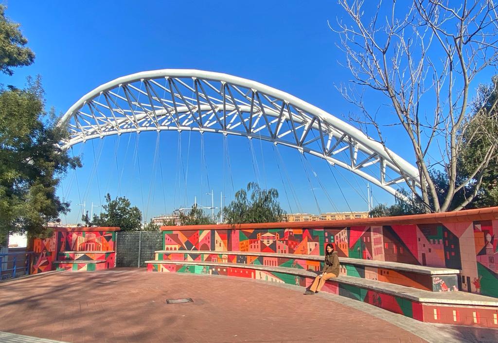 Garbatella, il nuovo murales "smart" della street artist Maria Ginzburg