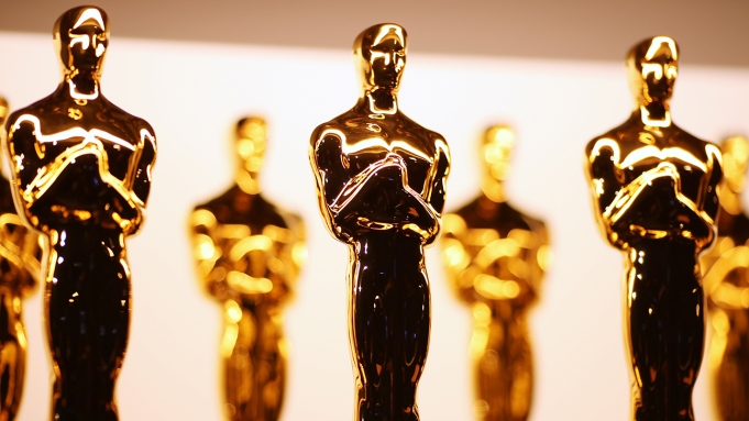 oscar statuette