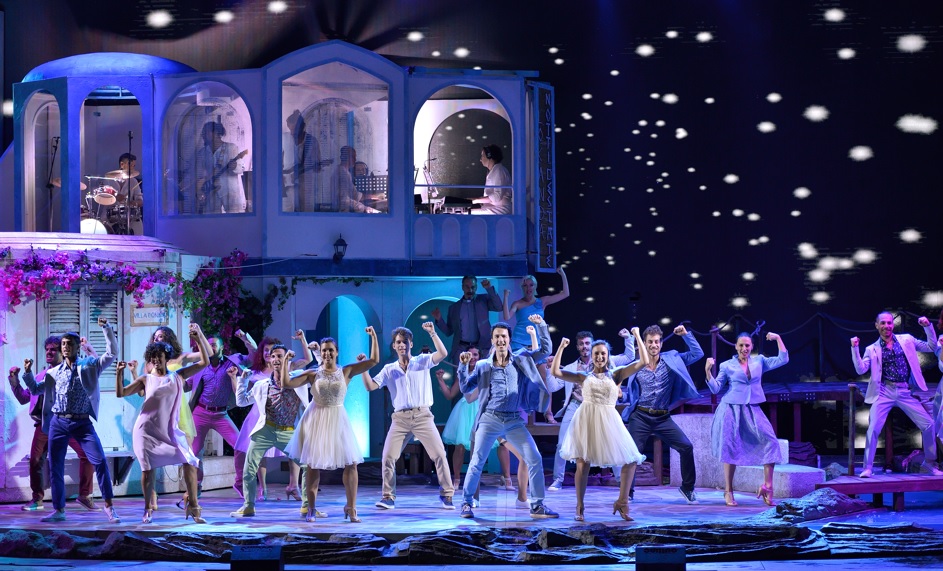 Torna Mamma Mia!, al via il tour estivo del musical con Luca Ward, Paolo Conticini e Sergio Muniz