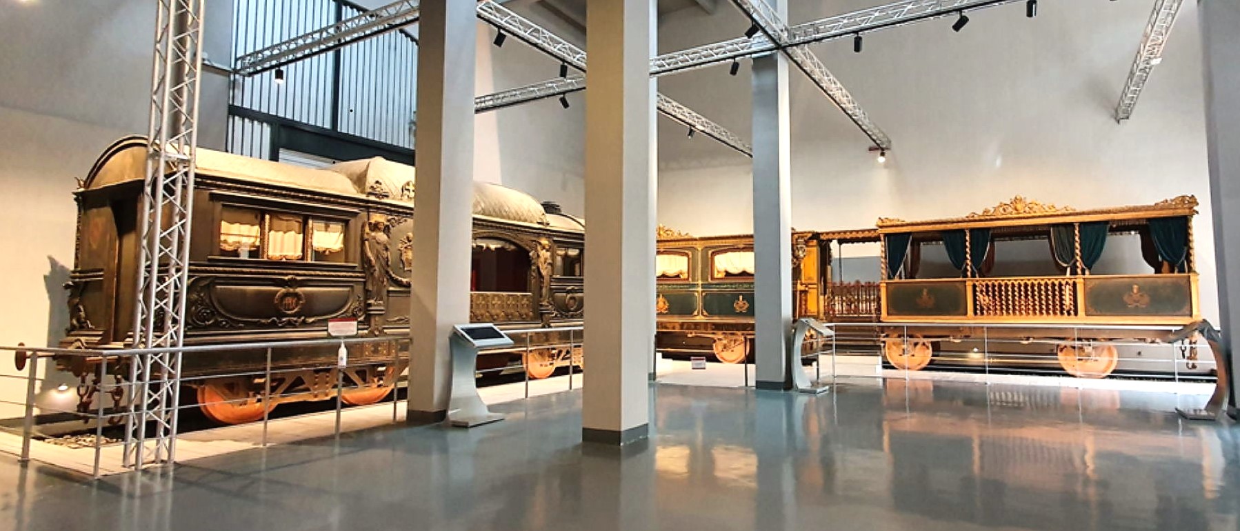 Centrale Montemartini, il museo che ospita il lussuosissimo treno di Pio IX