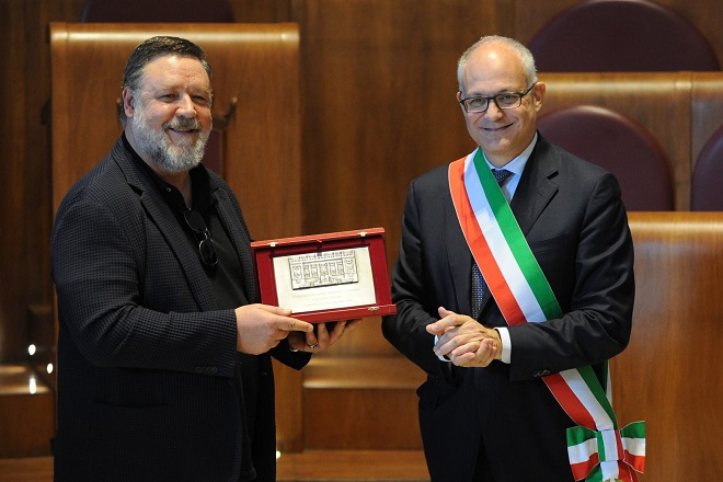 Dal Colosseo al Campidoglio, il "gladiatore" Russel Crowe Ambasciatore di Roma nel mondo