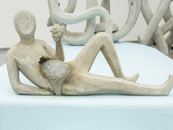 Harvest and Survive, a z2o Sara Zanin di Roma la personale di Anna Hulačová