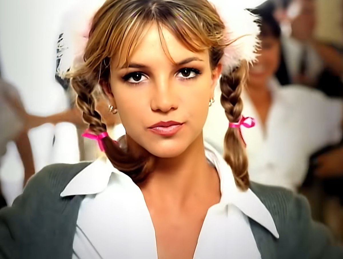 La canzone del 1999 – I segreti di “Baby one more time”, il singolo che lanciò la carriera di Britney Spears