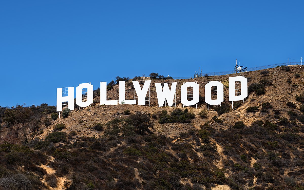 Hollywood, la celebre insegna compie 100 anni