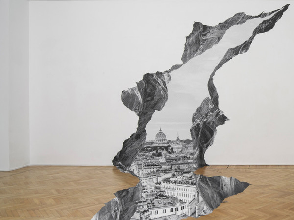 La ferita di JR alla Galleria Continua di Roma