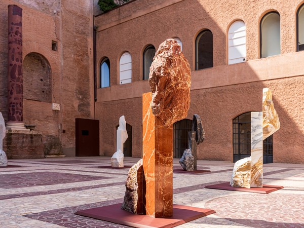 Parco Archeologico del Colosseo, in mostra le Korai di Mattia Bosco