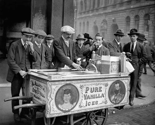 Il 13 dicembre 1903 l'italiano Marchioni brevettava il cono gelato