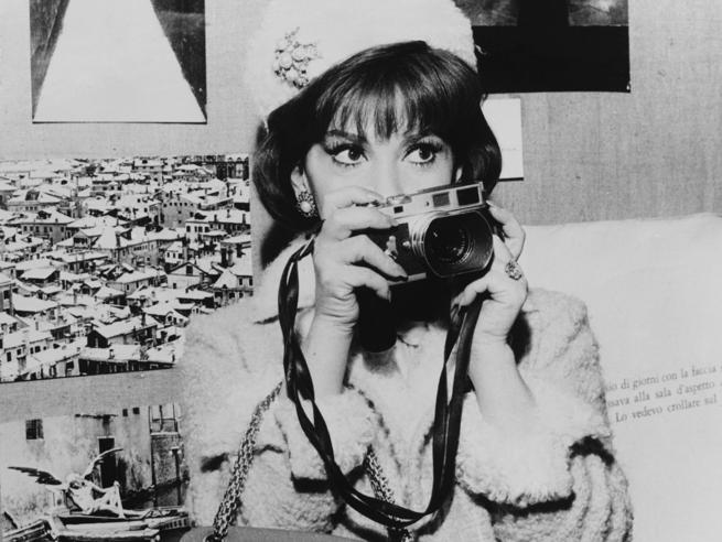 Gina Lollobrigida fotografa, cinque scatti della Bersagliera