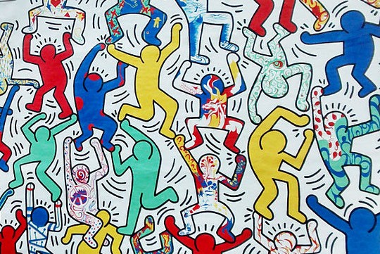Keith Haring, lo street artist che ha danzato tra i colori della vita