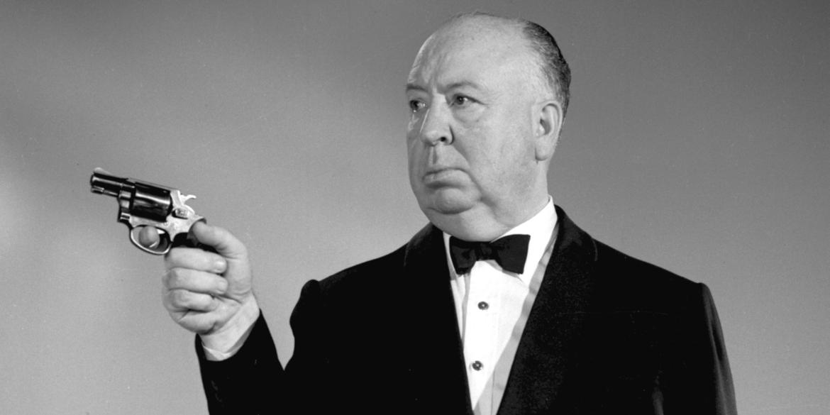 Alfred Hitchcock compie 125 anni, tutti i successi del Maestro del brivido