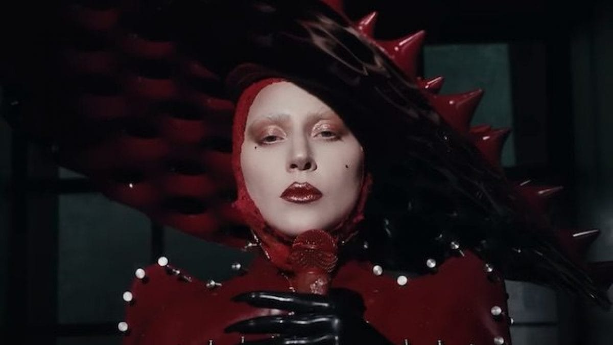 Lady Gaga ritorna al pop con "Abracadabra": testo, traduzione e significato