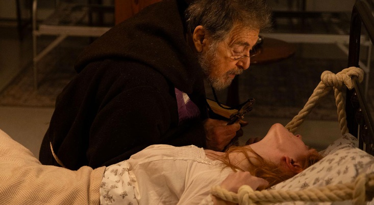 L'esorcismo di Emma Schmidt, tra fede e conflitto interiore