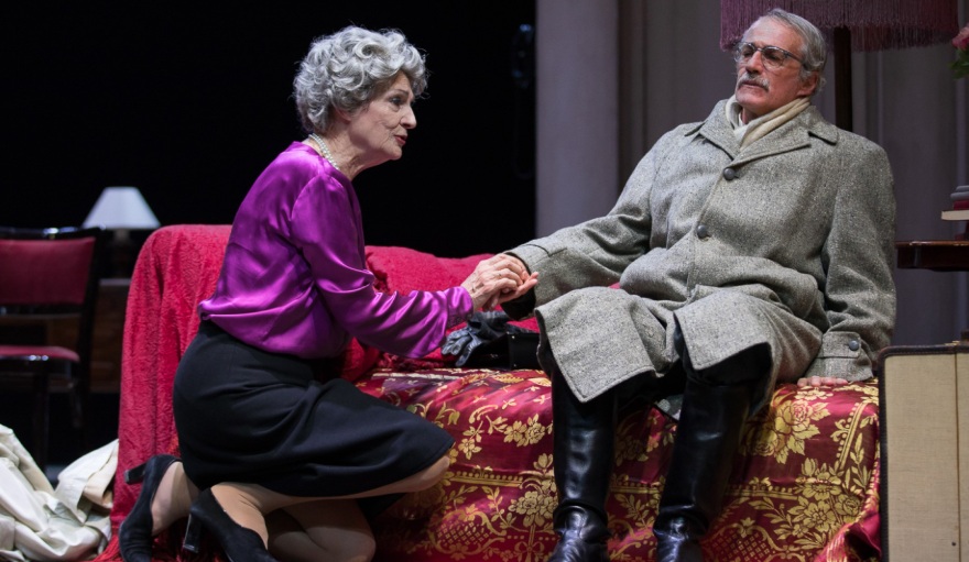 La banalità dell’amore: al Teatro India una potente riflessione su Hannah Arendt e l’enigma dei sentimenti