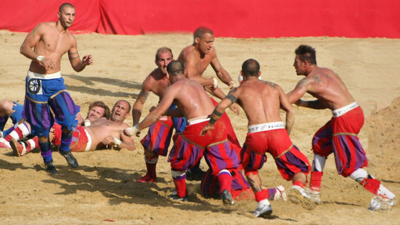 Calcio storico fiorentino 2025: con la vittoria dei Rossi, Firenze celebra il suo rito più antico