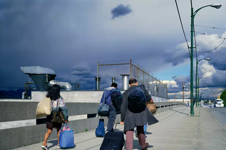 Living, Working, Surviving: a Bologna la fotografia quotidiana di Jeff Wall