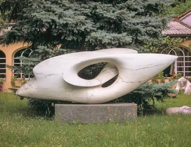 Henry Moore a Massa, la scultura del Novecento in mostra con “Astratto Organico”